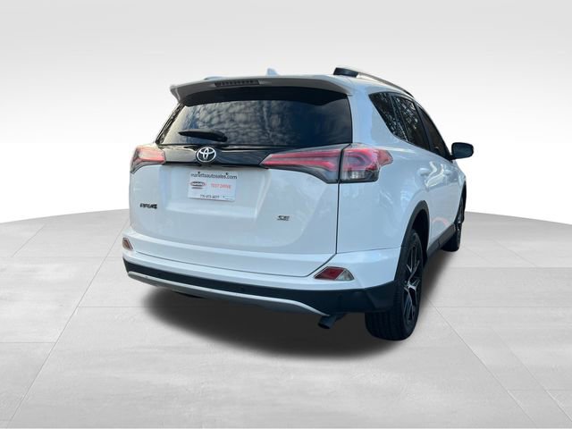 Used 2016 Toyota RAV4 SE image 5