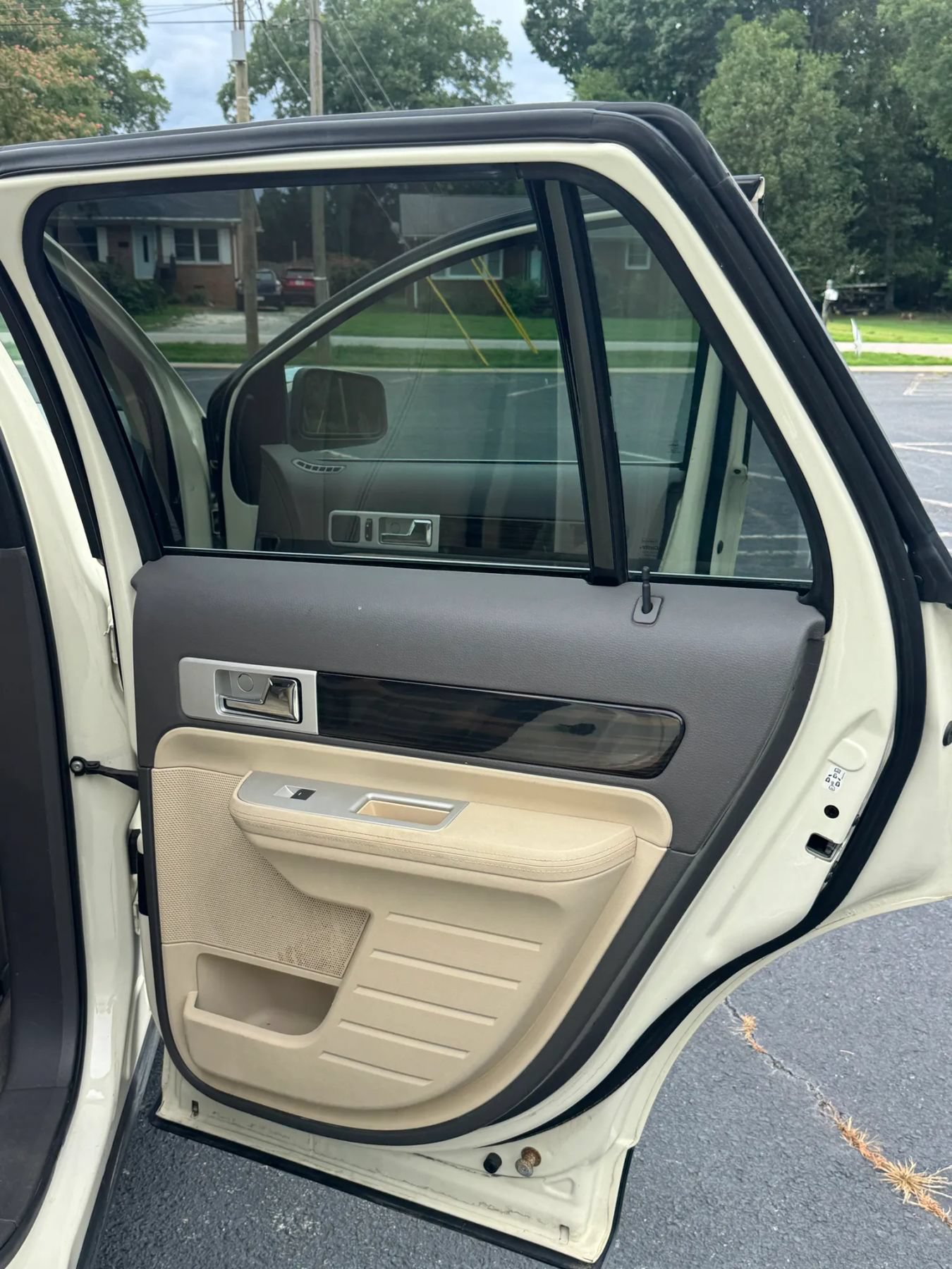Used 2008 Lincoln MKX 2WD image 25