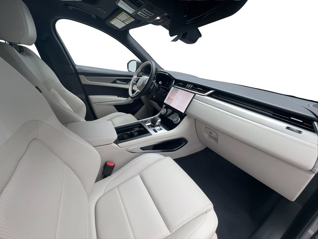 Used 2026 Jaguar F-PACE R-Dynamic S AWD/4WD image 27