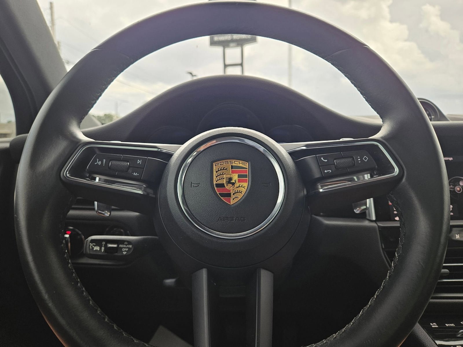Used 2023 Porsche Macan AWD/4WD image 13