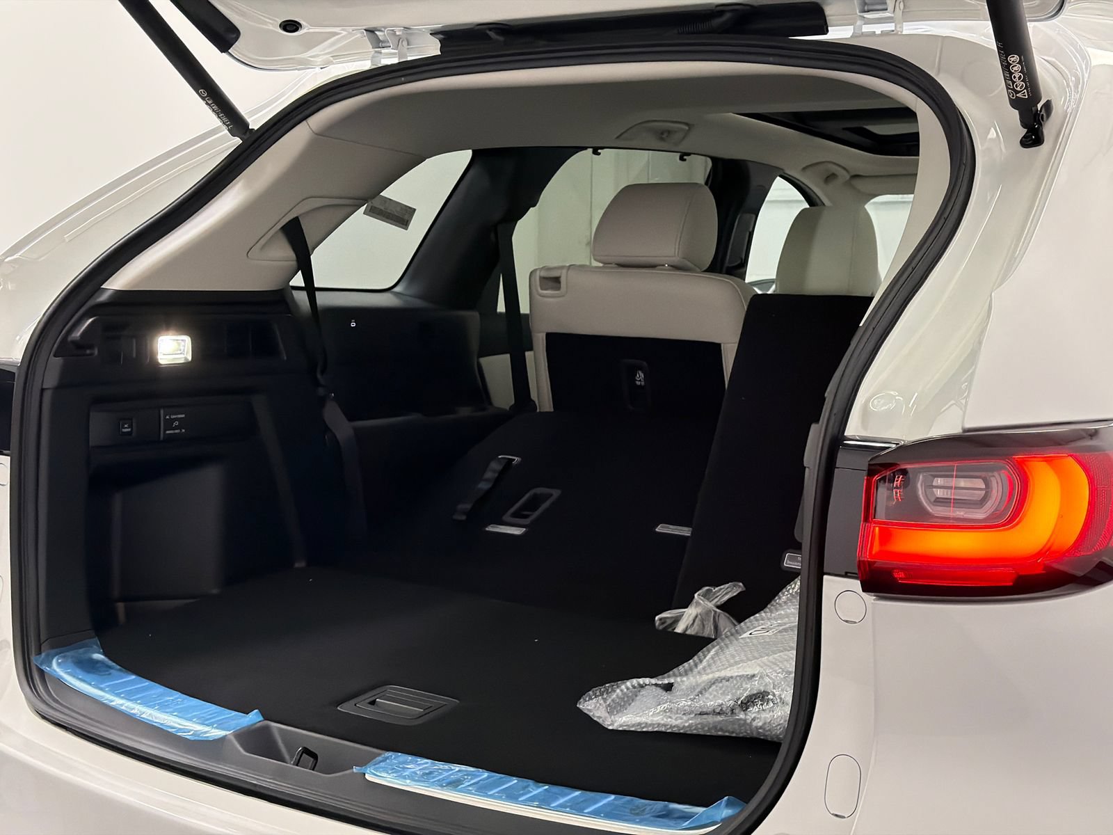 New 2026 MAZDA CX-90 Plug-In Hybrid w/ Premium Plus AWD/4WD image 8