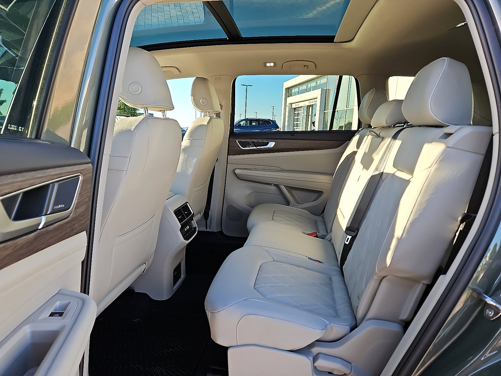 New 2026 Volkswagen Atlas SEL Premium R-Line image 11