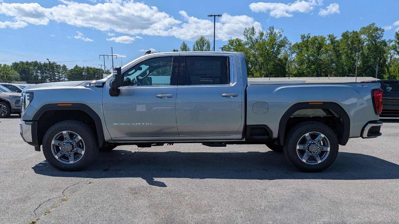 New 2026 GMC Sierra 2500 SLE w/ SLE Value Package; AWD/4WD image 5