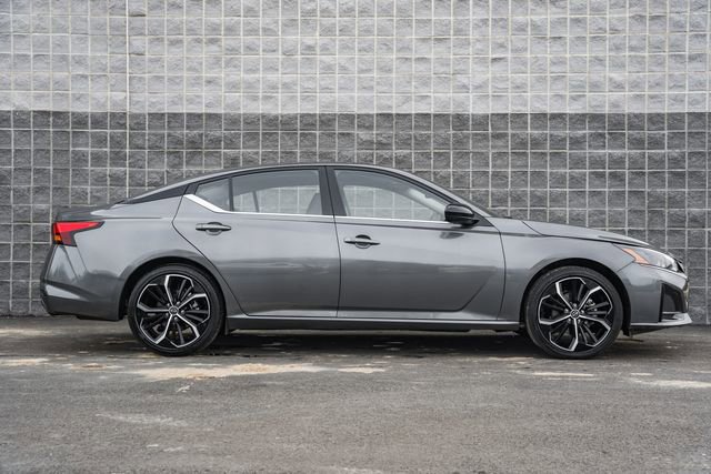 Used 2025 Nissan Altima 2.5 SR image 4