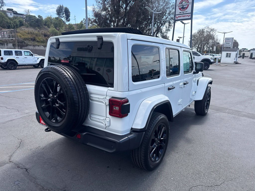 Certified 2025 Jeep Wrangler Unlimited Sahara w/ Safety Group AWD/4WD image 9