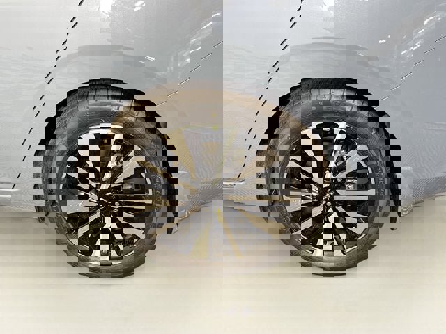 New 2025 Nissan Sentra SV w/ SV Premium Package image 28