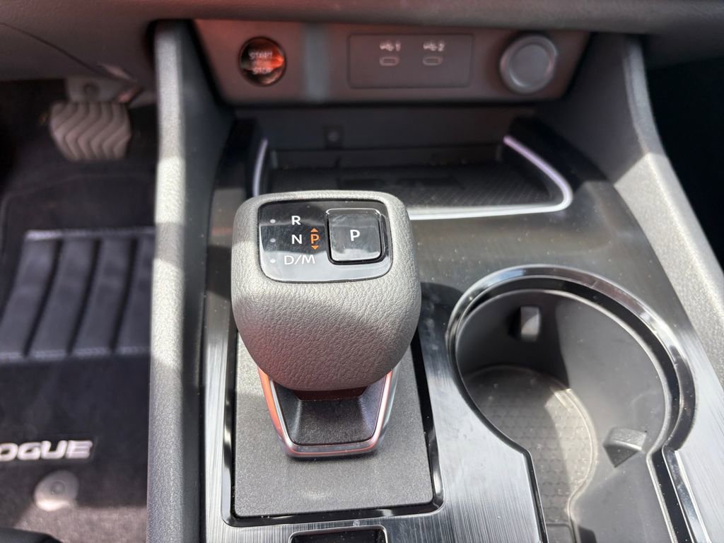 Used 2025 Nissan Rogue SL FWD image 21