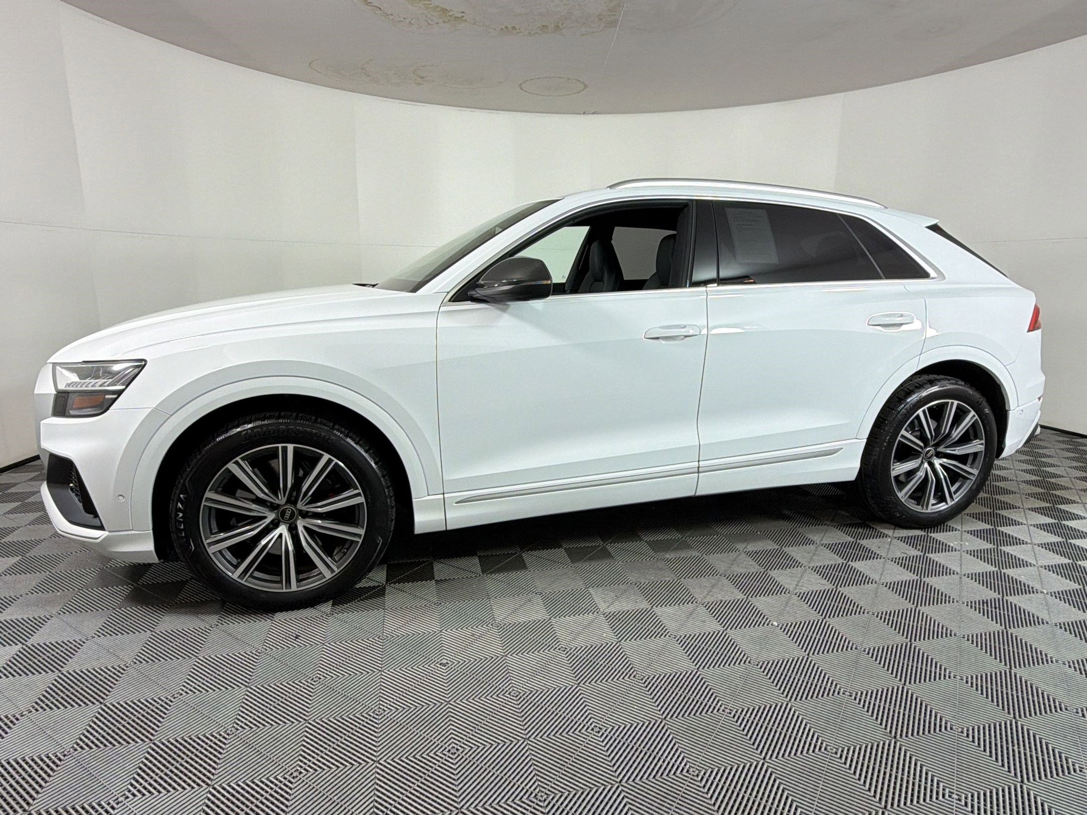 Used 2023 Audi SQ8 Prestige image 2