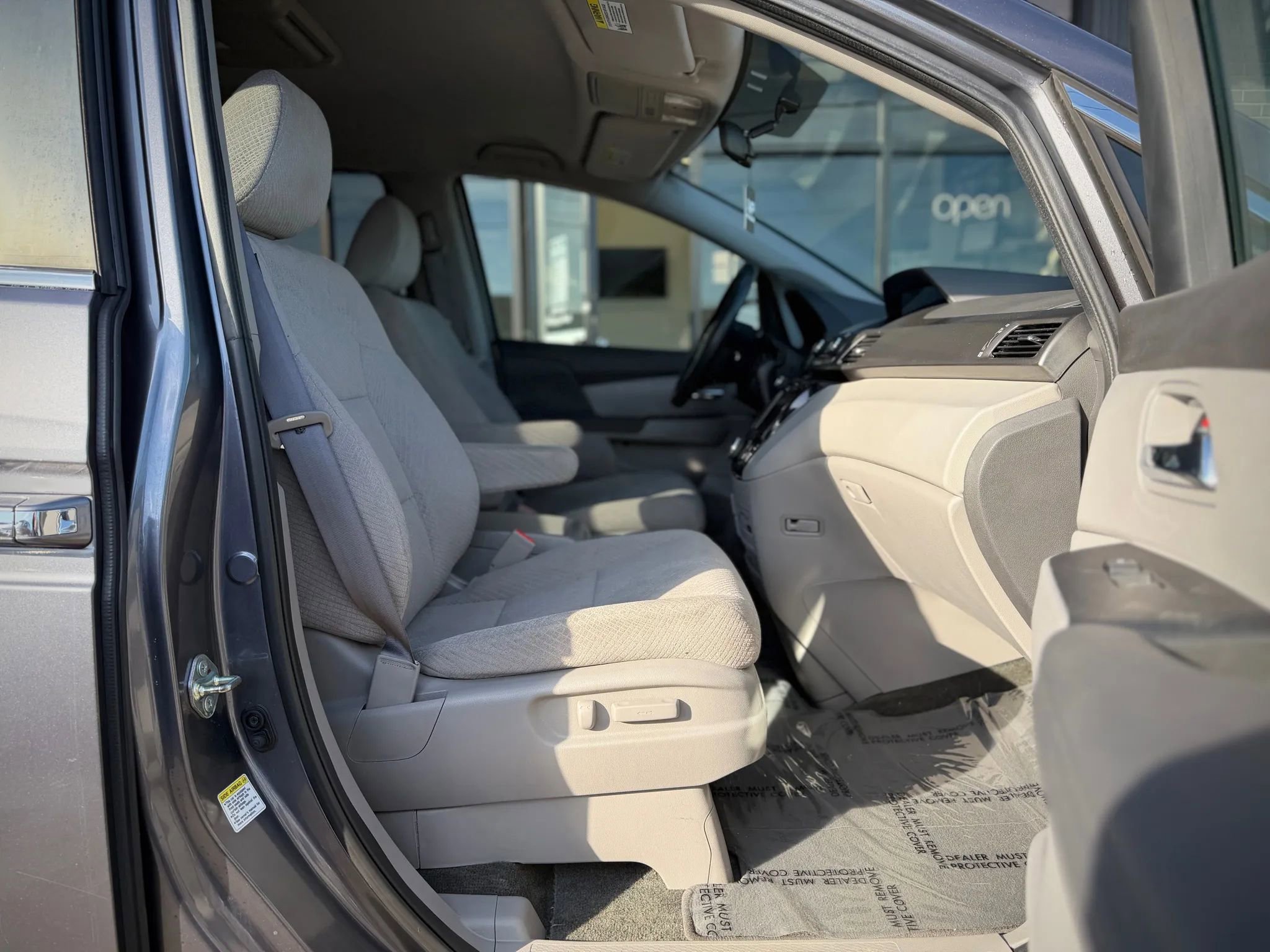 Used 2016 Honda Odyssey SE image 16