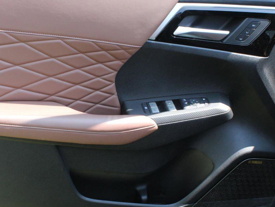New 2025 Mitsubishi Outlander SEL image 18