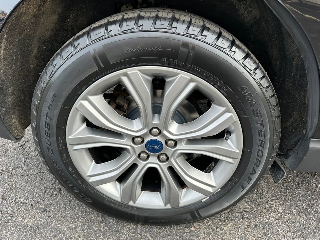 Used 2019 Ford Edge Titanium AWD/4WD image 33