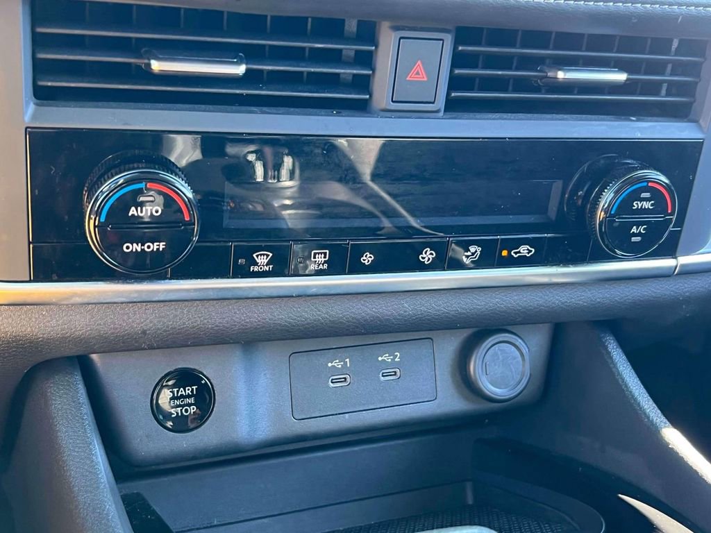 Certified 2024 Nissan Rogue SV image 29