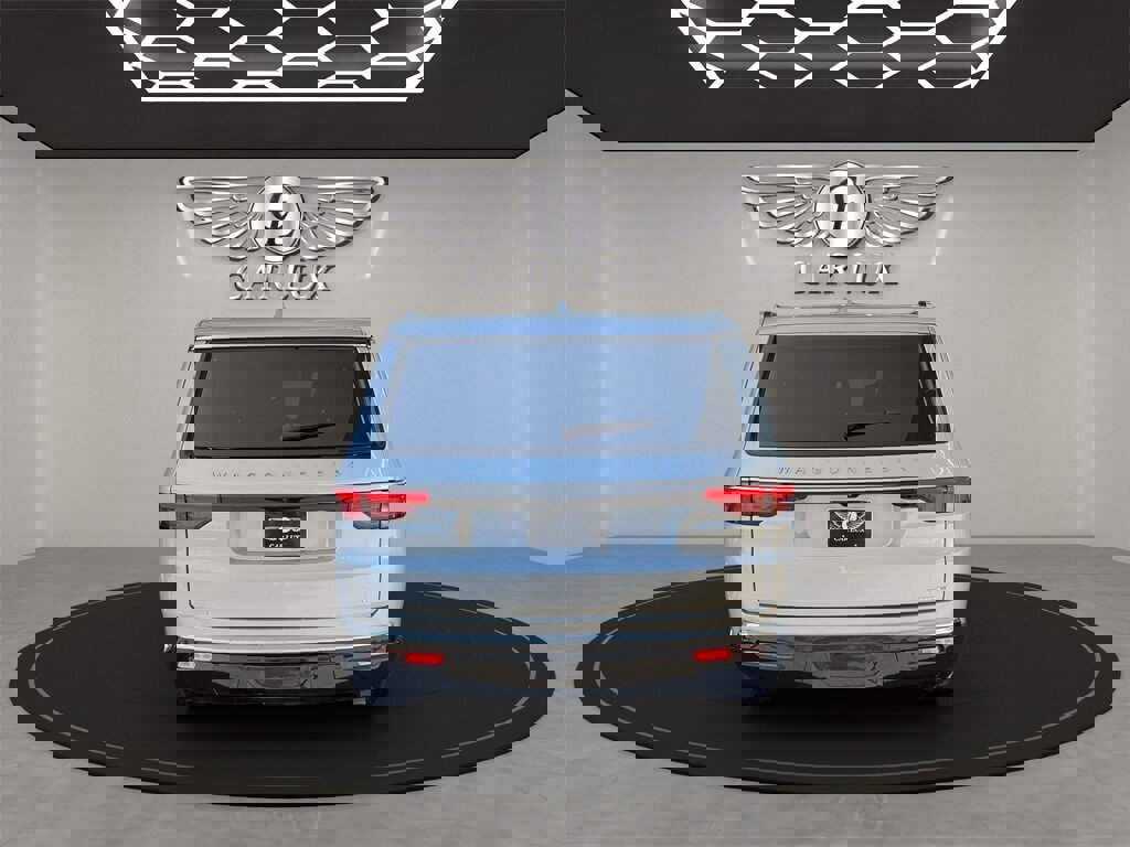 Used 2023 Jeep Wagoneer Series III w/ Preferred Equipment Group image 5