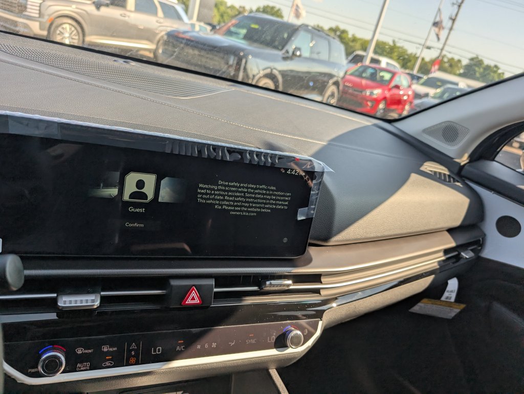 New 2026 Kia Sportage EX FWD image 19