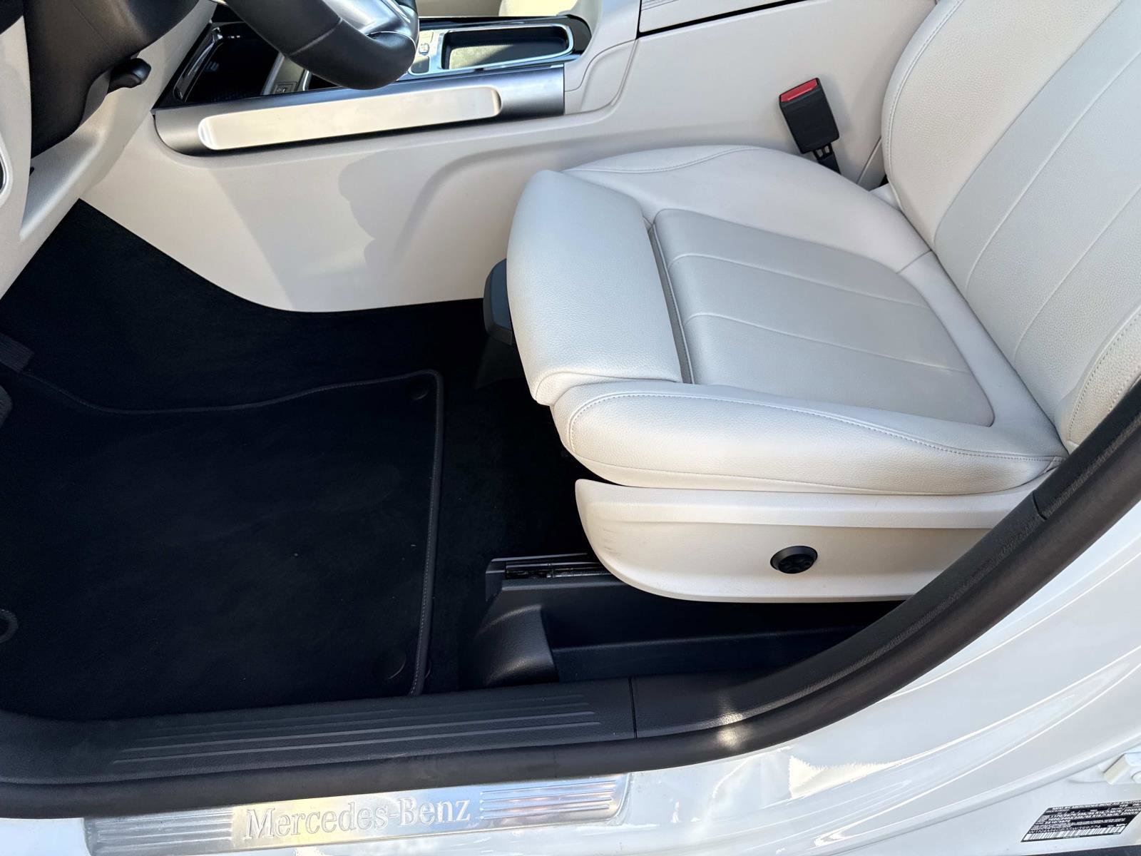 Used 2025 Mercedes-Benz GLB 250 image 21