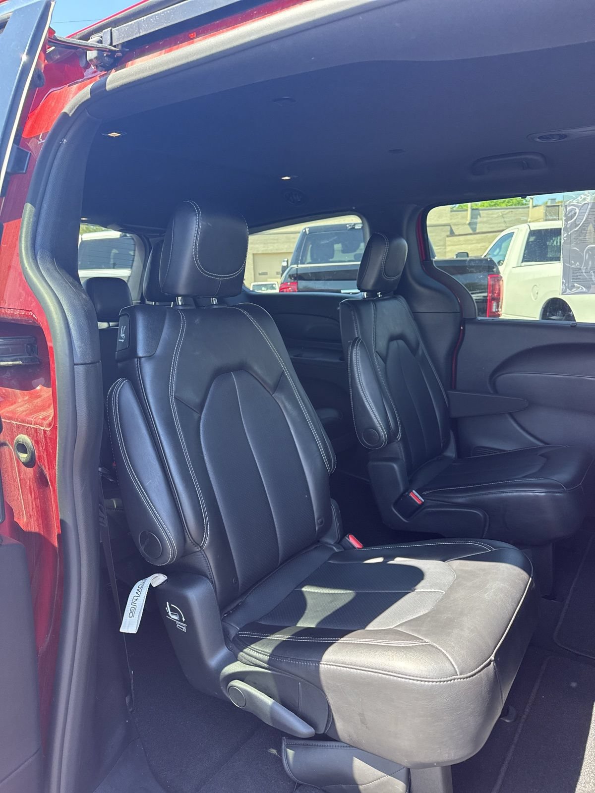 Used 2025 Chrysler Pacifica Select FWD image 30