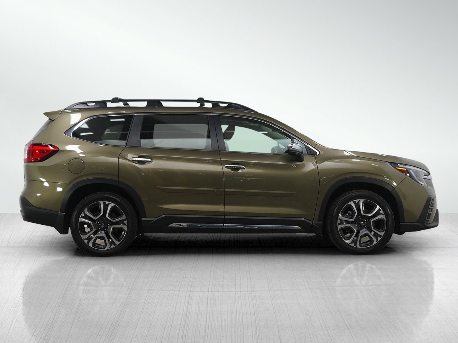 Used 2023 Subaru Ascent Touring image 6