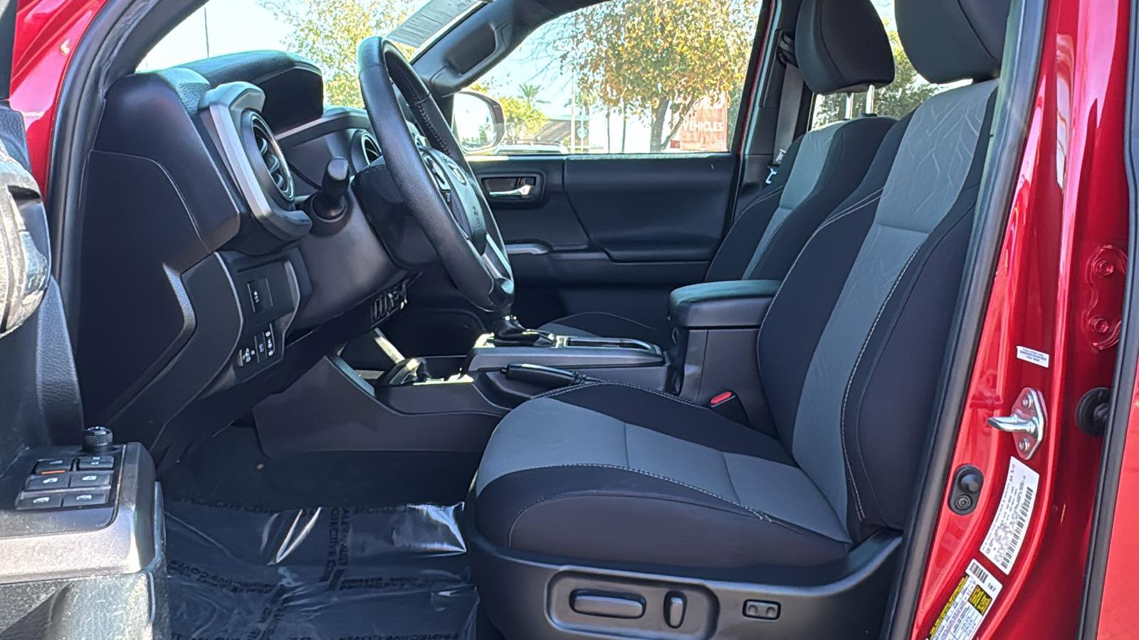 Used 2023 Toyota Tacoma TRD Sport image 24