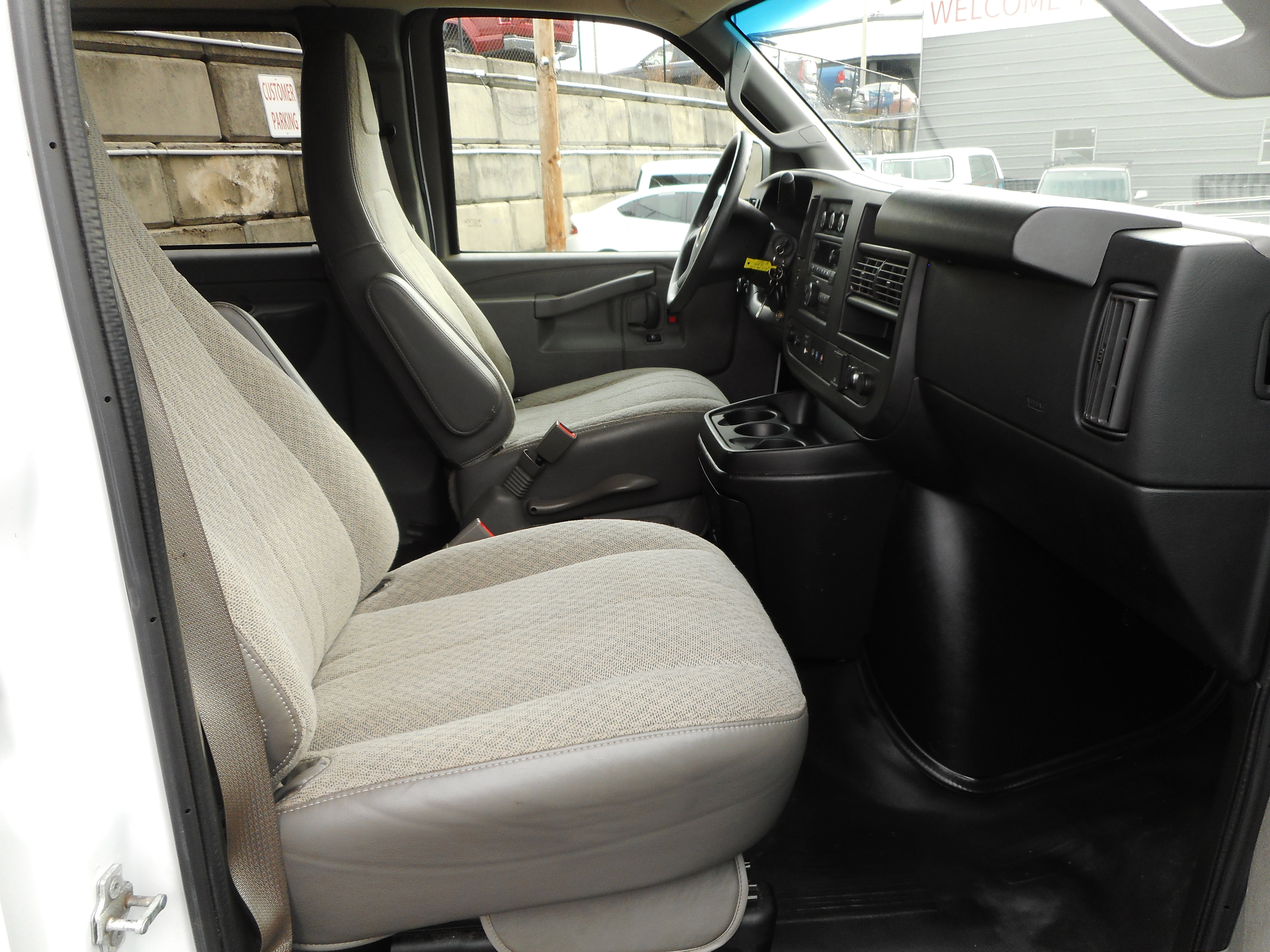 Used 2017 Chevrolet Express 2500 LS RWD image 28