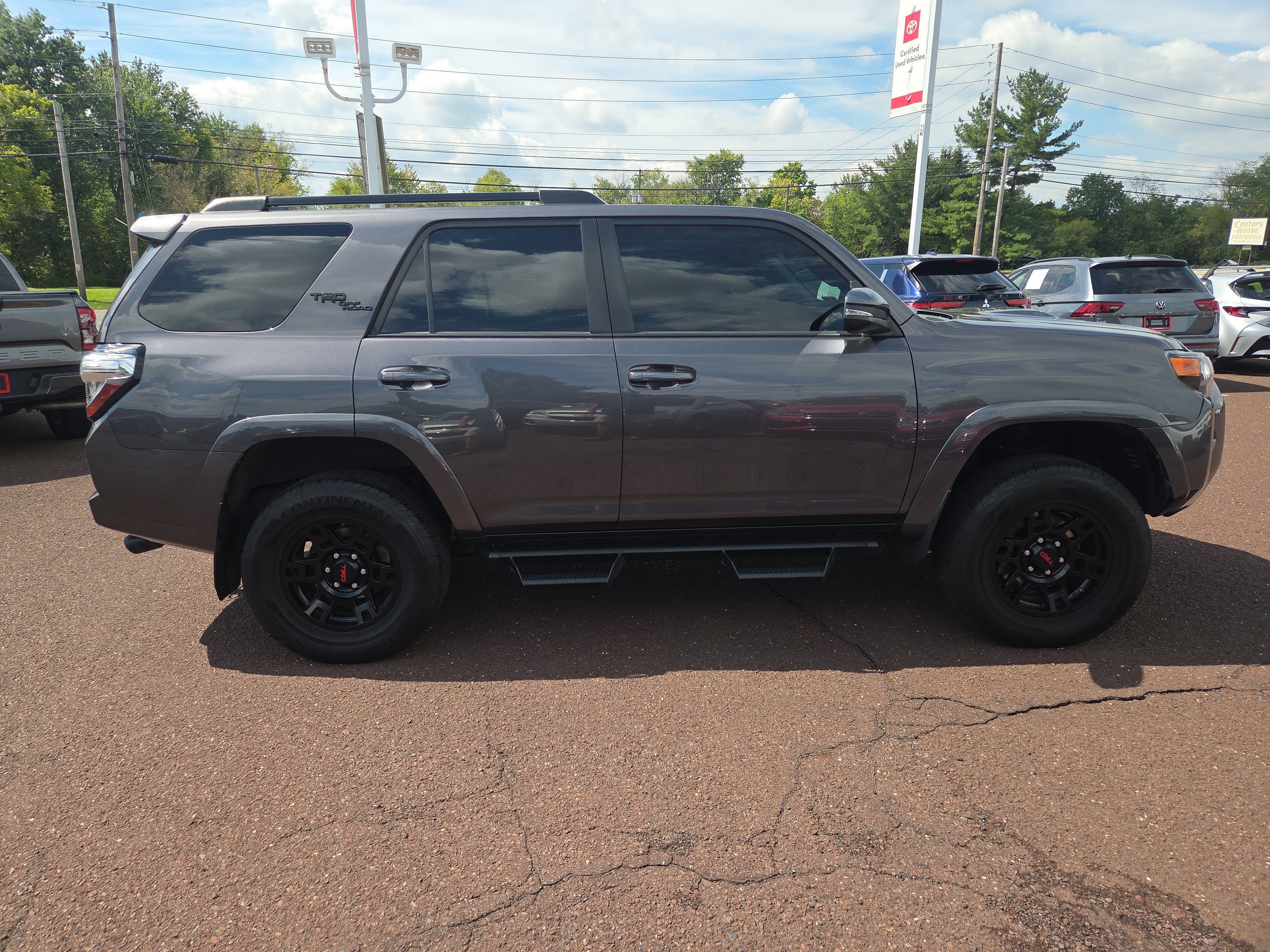 Certified 2021 Toyota 4Runner TRD Off-Road Premium w/ Moonroof Package AWD/4WD image 2
