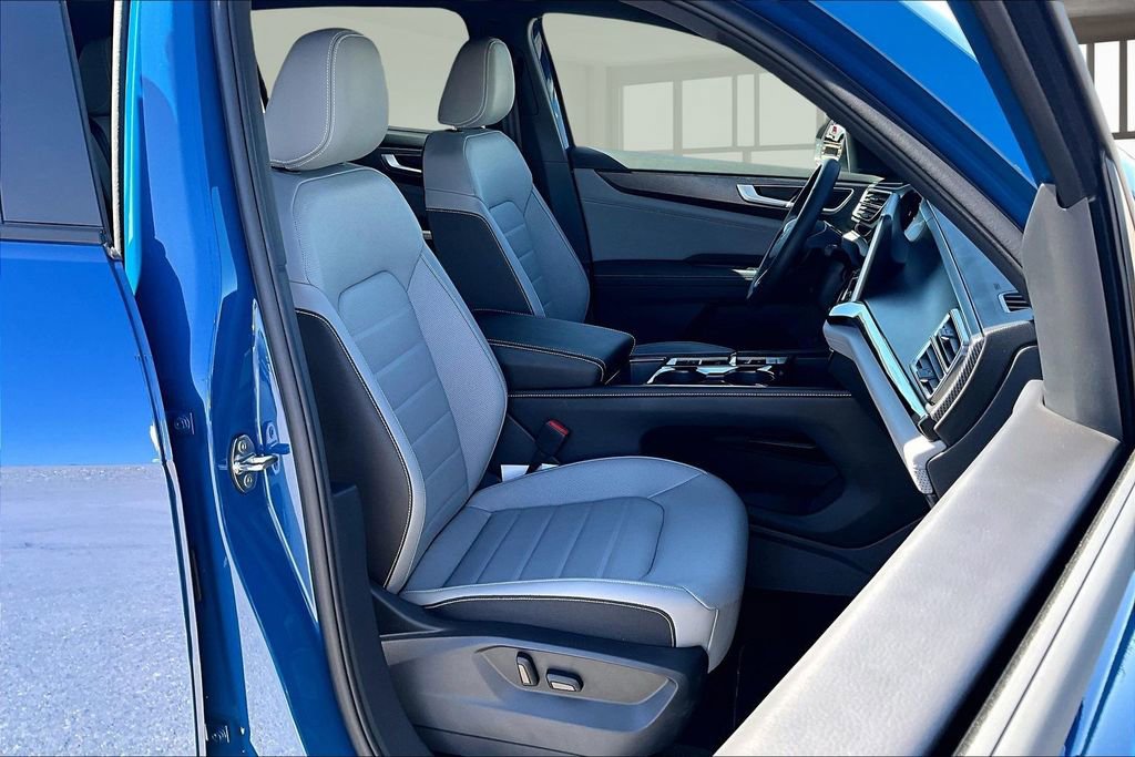 Used 2025 Volkswagen Atlas Cross Sport SEL R-Line image 7