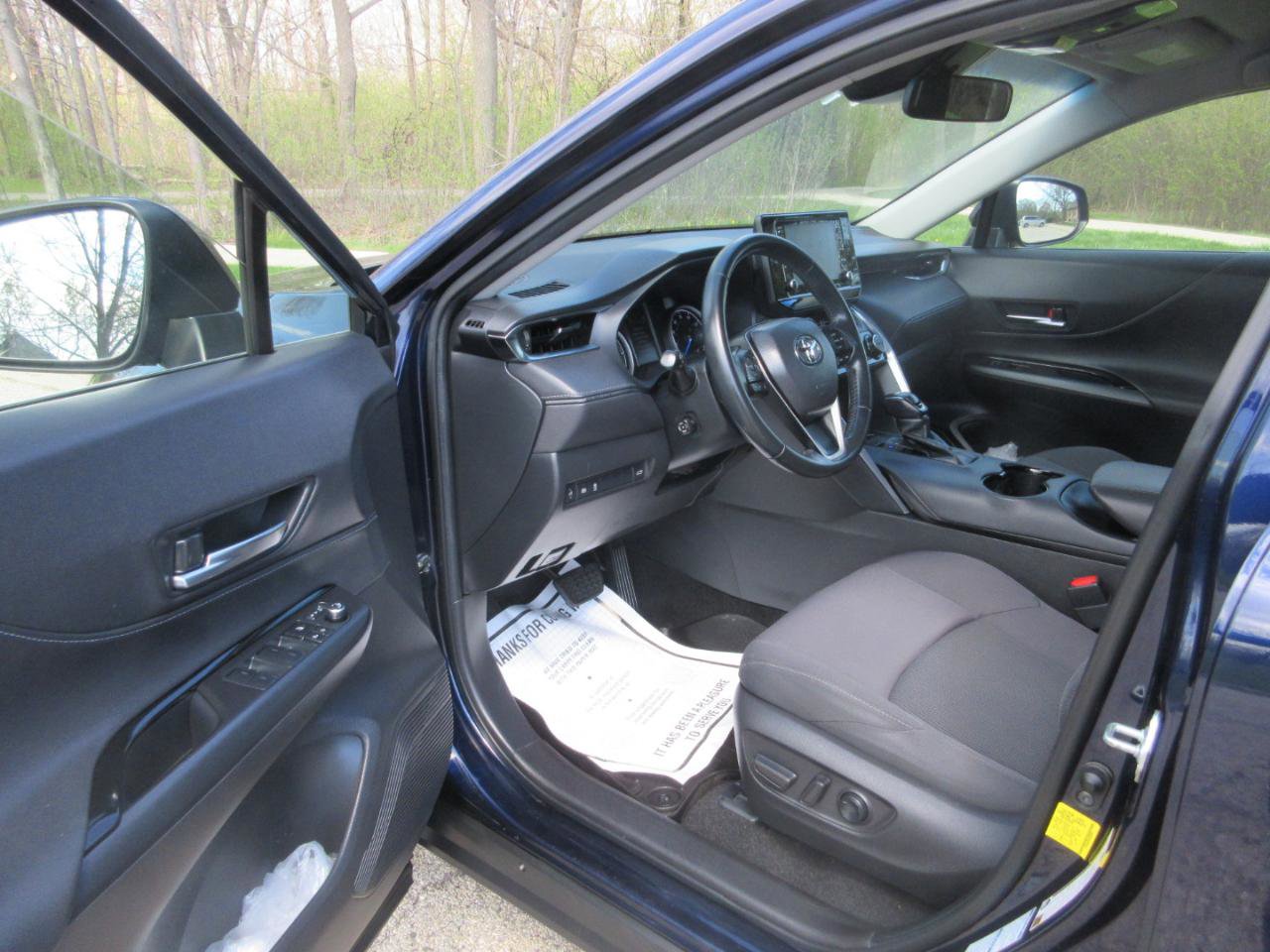 Used 2021 Toyota Venza LE w/ Carpet Mat Package (TMS) AWD/4WD image 30