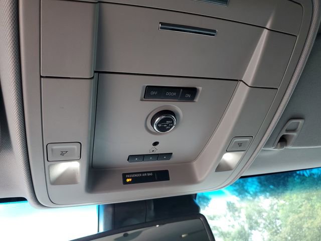 Used 2020 Chevrolet Suburban LT image 17