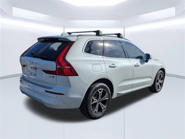 Used 2022 Volvo XC60 B5 Momentum w/ Advanced Package image 4