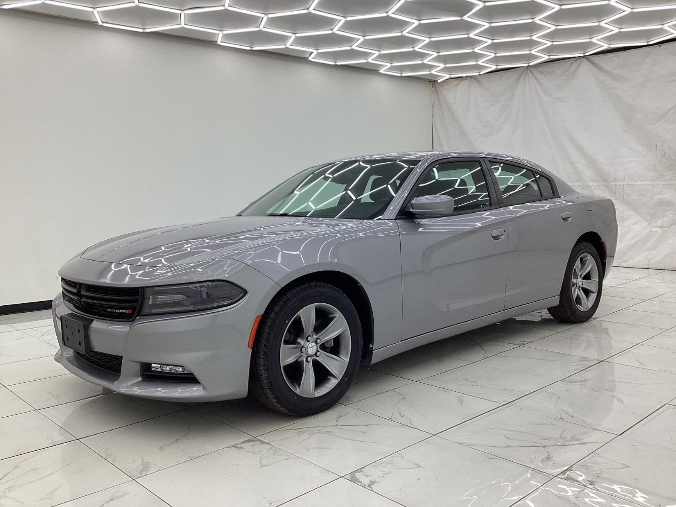 Used 2015 Dodge Charger SXT RWD image 6
