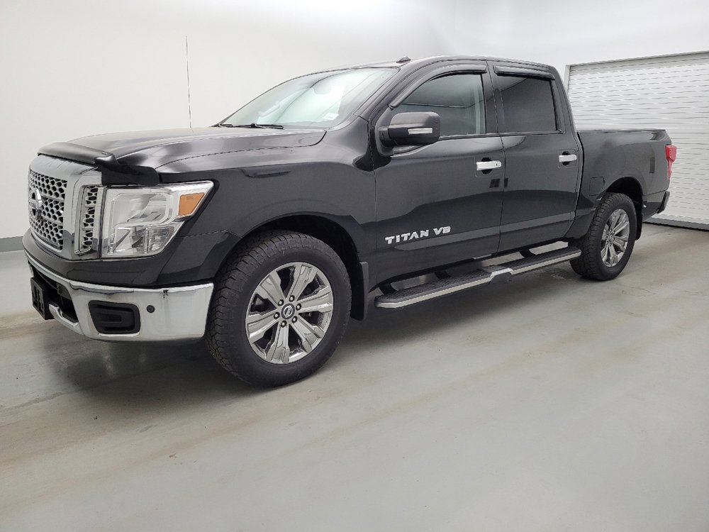 Used 2018 Nissan Titan SV w/ SV Convenience Package RWD image 2
