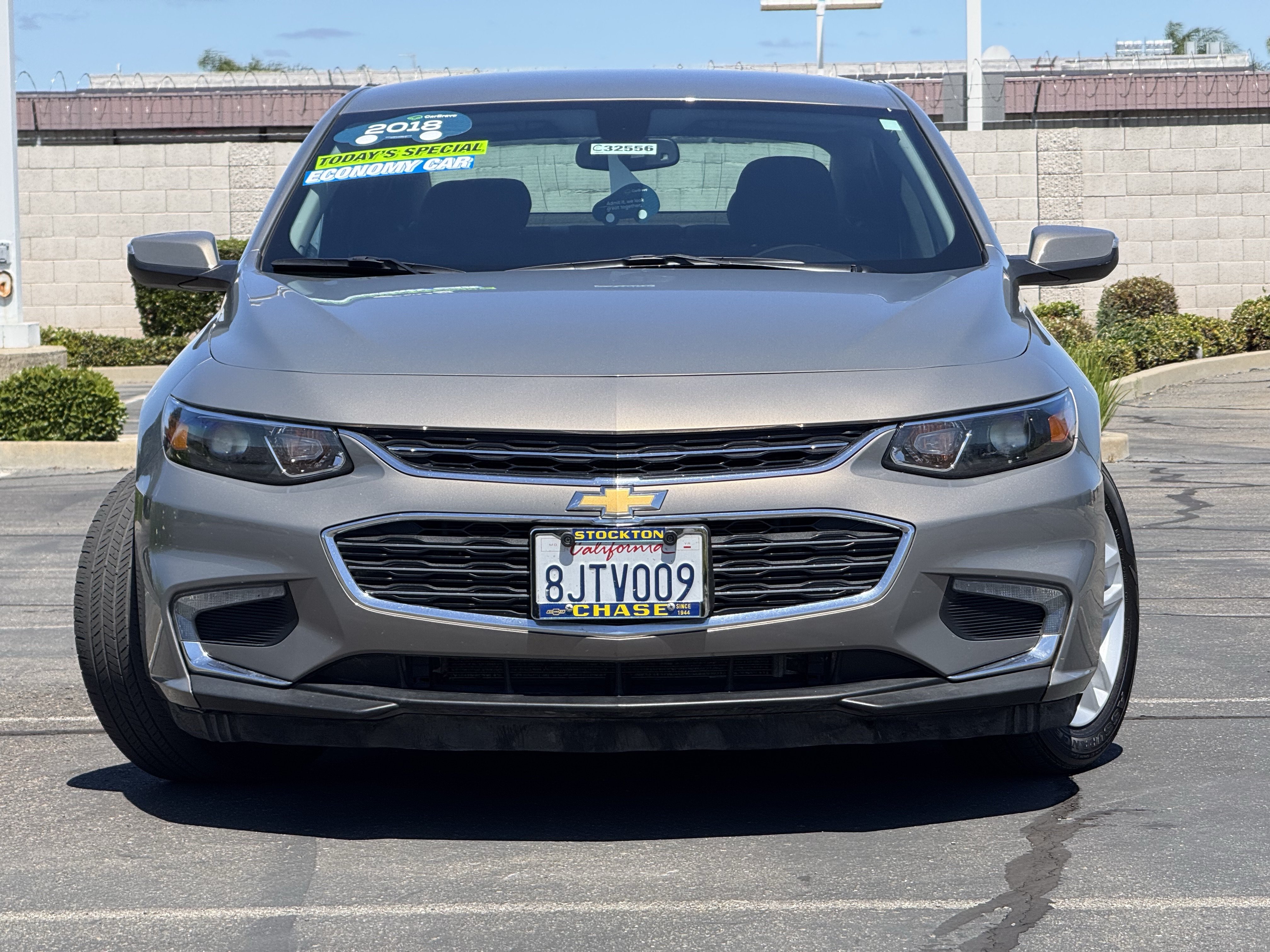 Certified 2018 Chevrolet Malibu LT FWD image 2