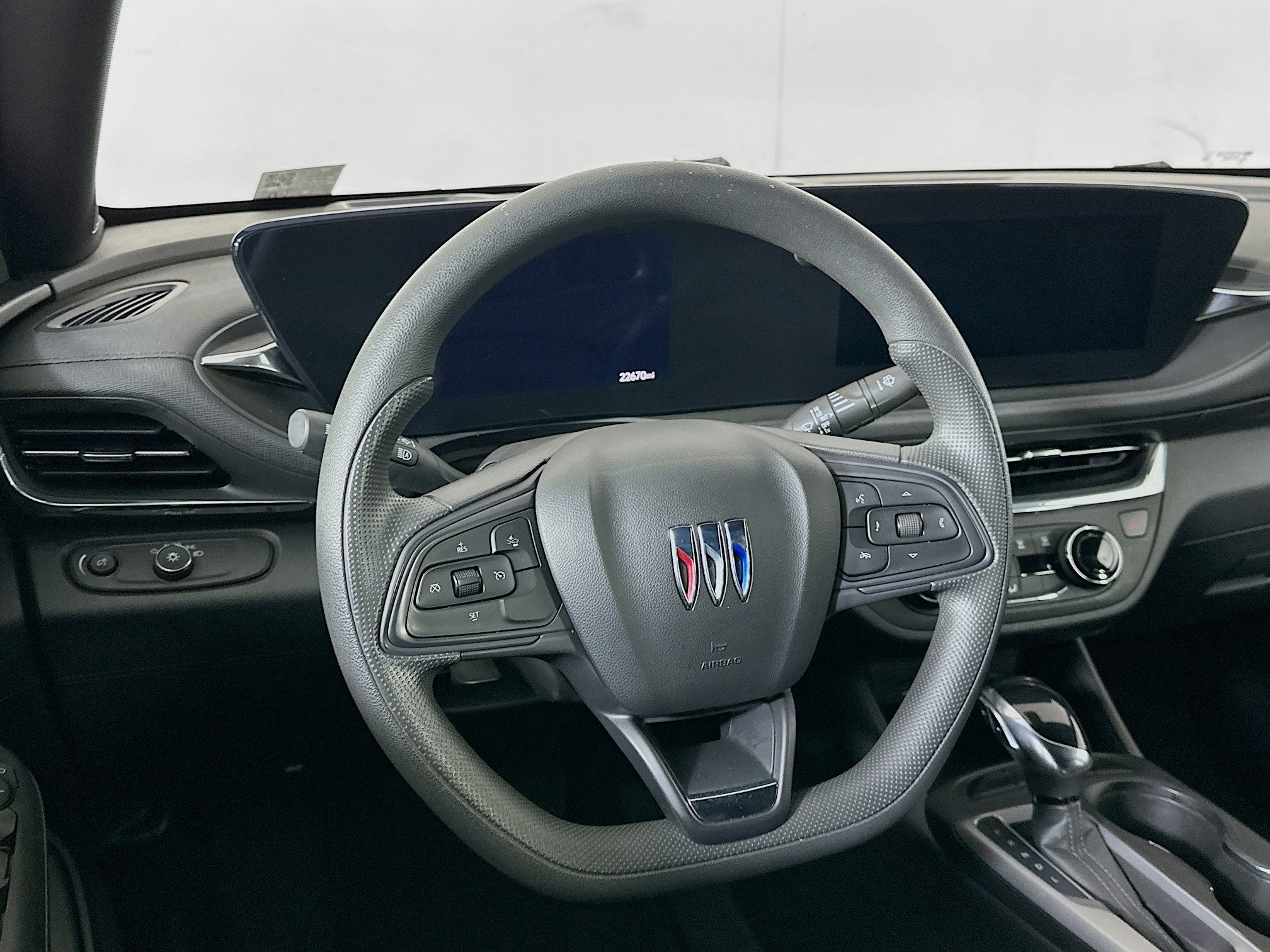 Used 2025 Buick Envista Preferred FWD image 18
