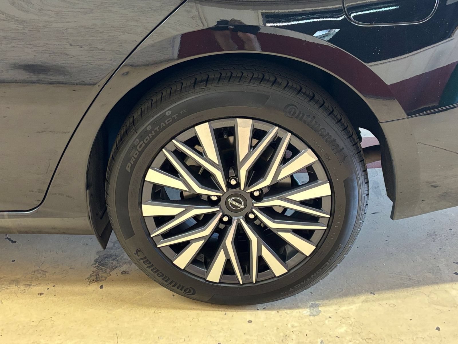 Used 2025 Nissan Altima 2.5 SV FWD image 29
