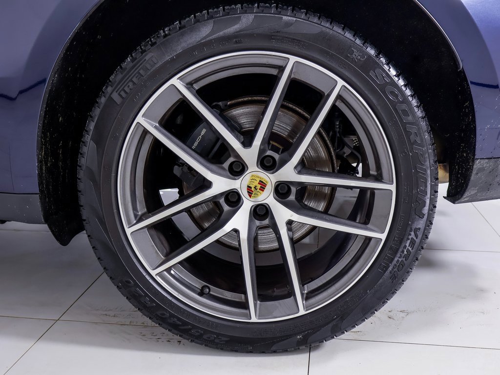 Certified 2022 Porsche Macan w/ Premium Package Plus image 32