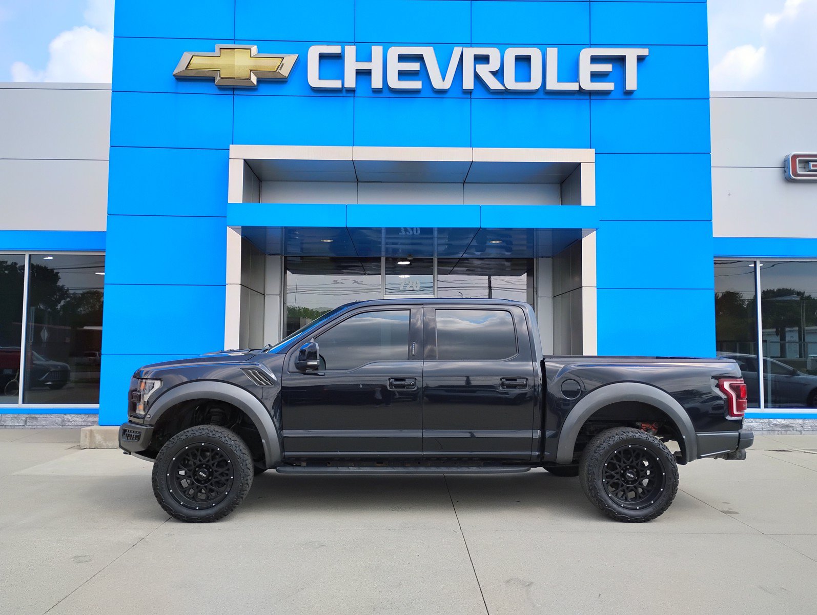 Used 2019 Ford F150 Raptor w/ Equipment Group 802A Luxury AWD/4WD image 11