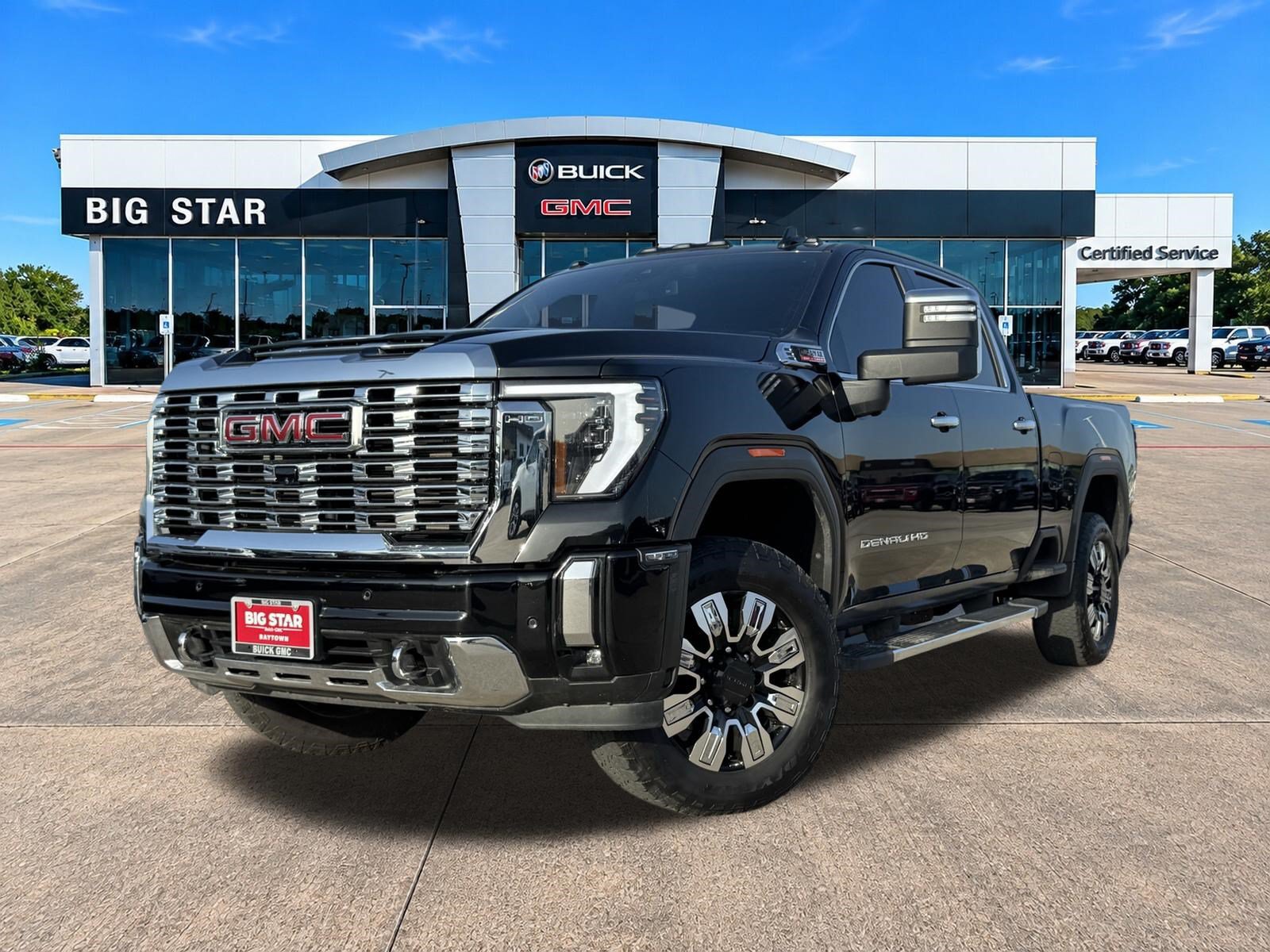 Used 2025 GMC Sierra 2500 Denali AWD/4WD image 2
