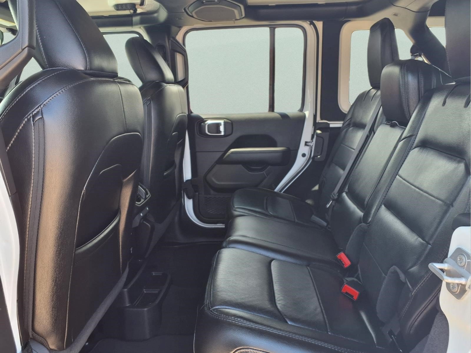 Used 2022 Jeep Wrangler Unlimited Sahara AWD/4WD image 13