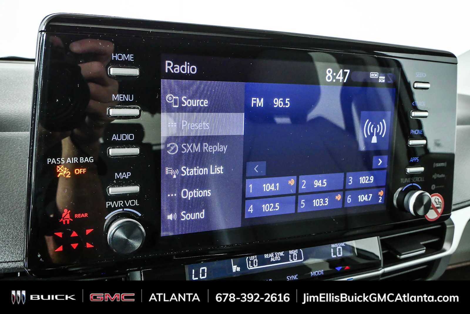 Used 2024 Toyota Sienna XLE FWD image 13