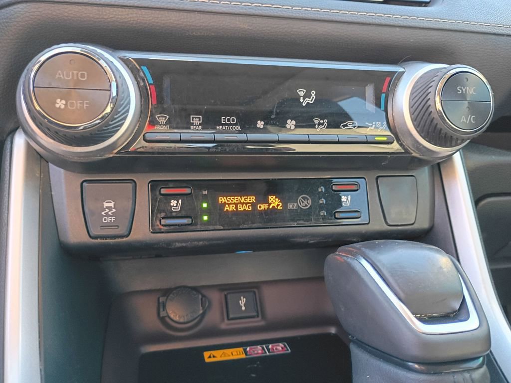 Used 2022 Toyota RAV4 Limited image 26