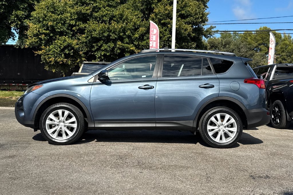 Used 2014 Toyota RAV4 Limited w/ Technology Package FWD image 6