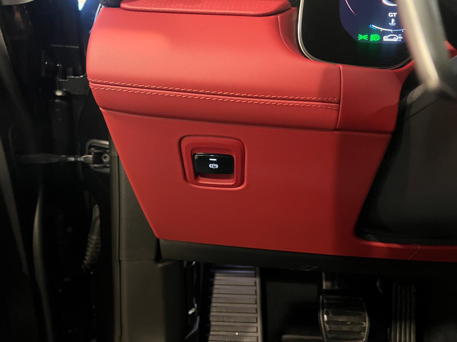 Used 2024 Maserati Grecale Trofeo image 16