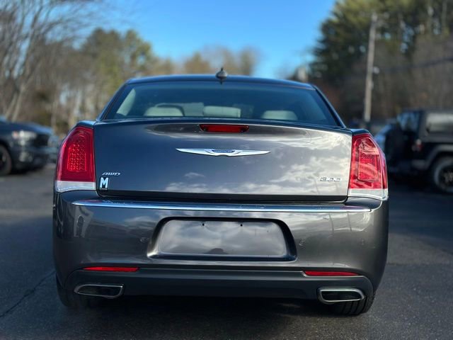 Used 2018 Chrysler 300 Limited w/ Safetytec Plus Group image 5