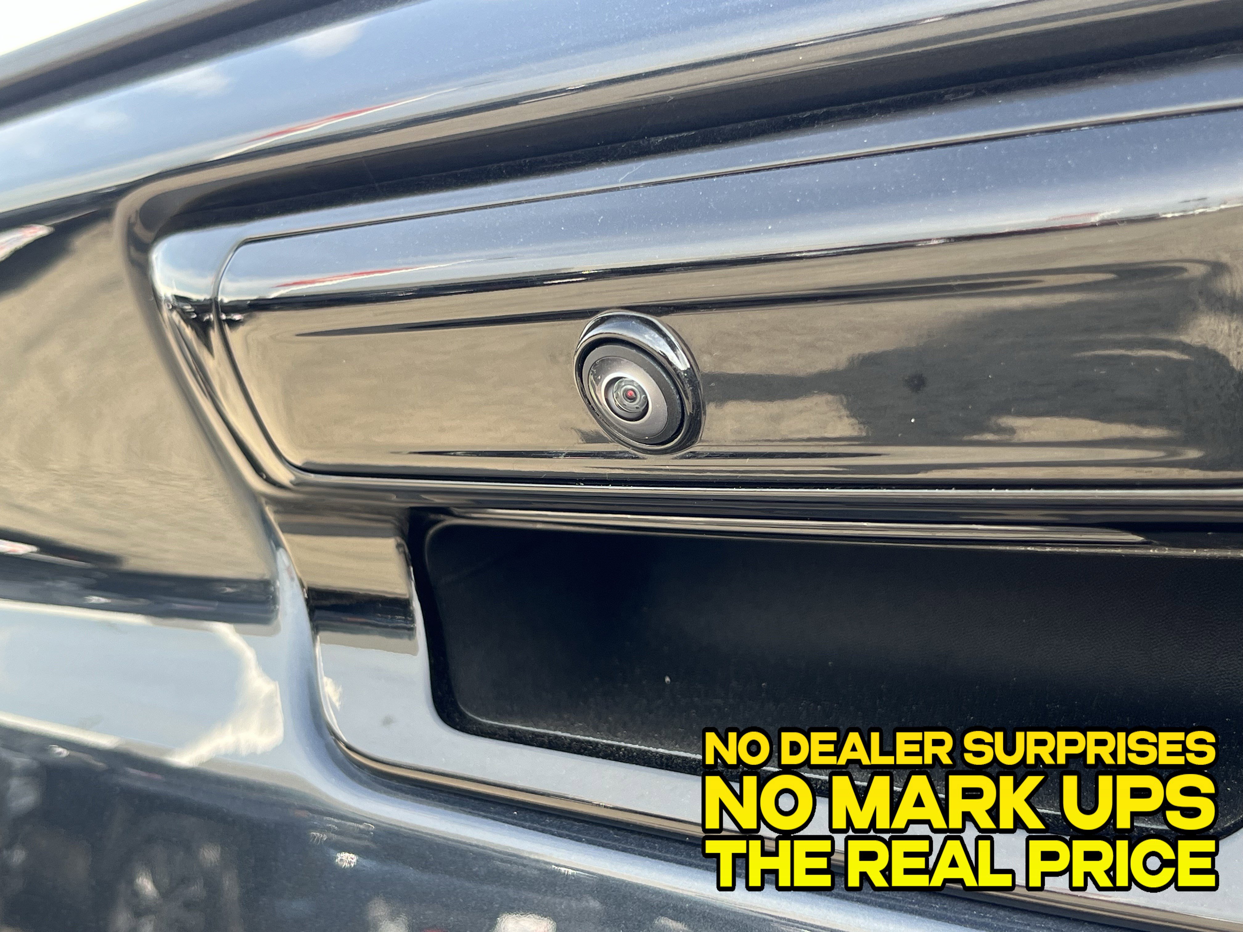 Used 2026 RAM 1500 Laramie w/ Night Edition AWD/4WD image 4