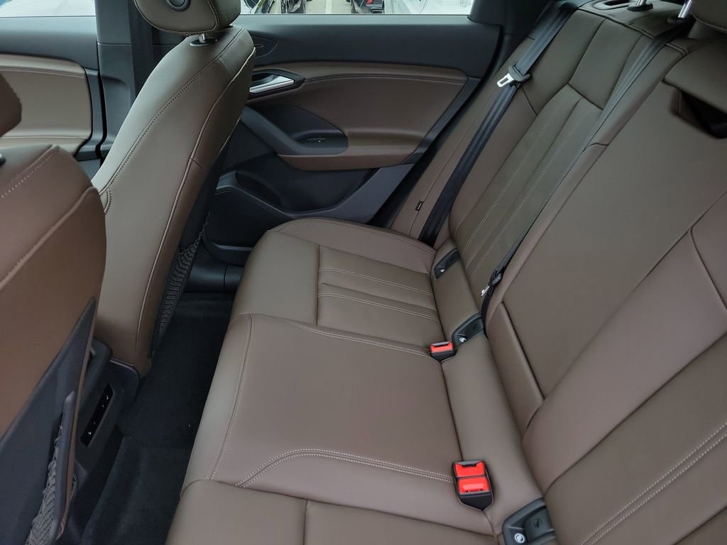 New 2025 Audi Q6 e-tron Premium image 26