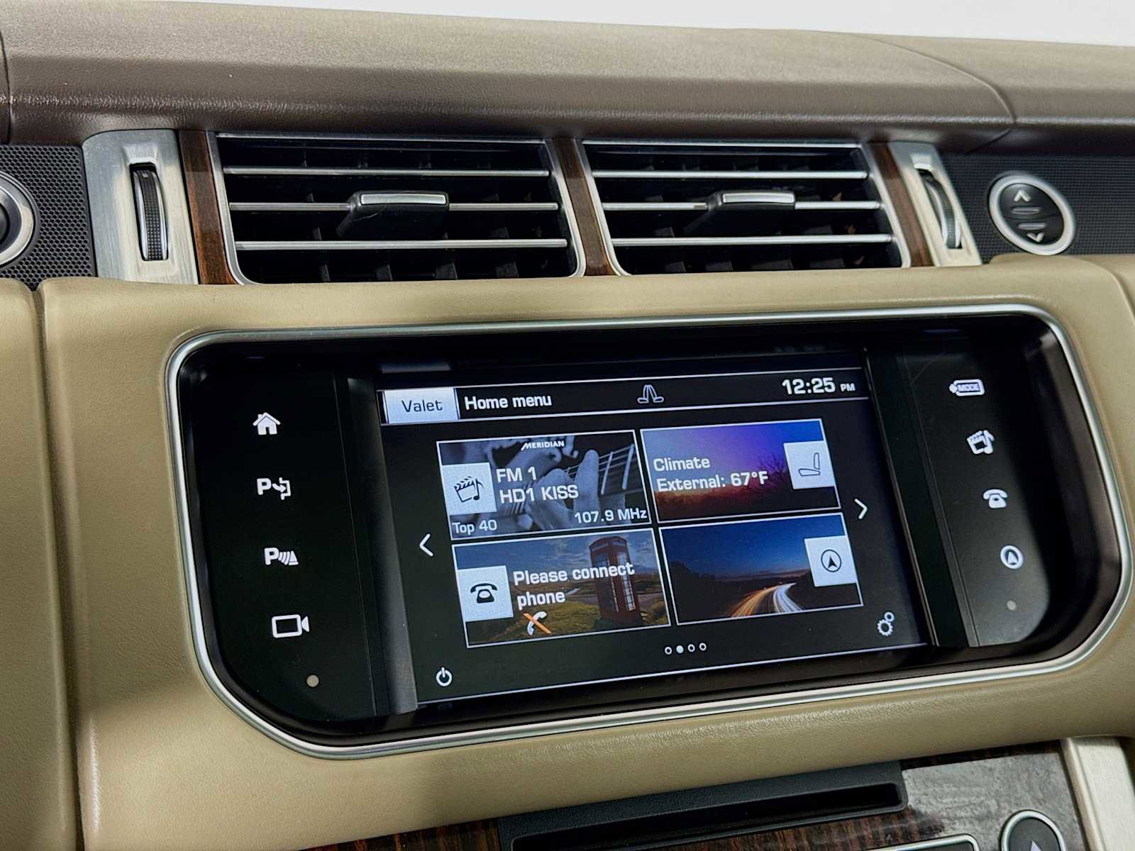 Used 2016 Land Rover Range Rover Supercharged image 14