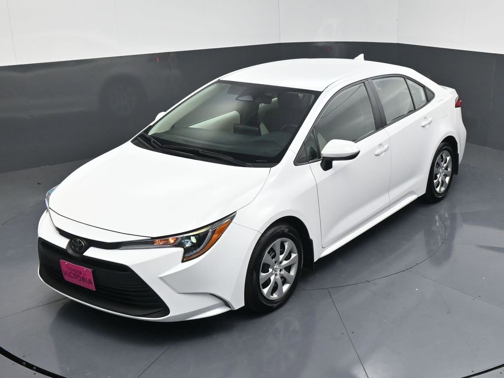 Used 2025 Toyota Corolla LE image 16