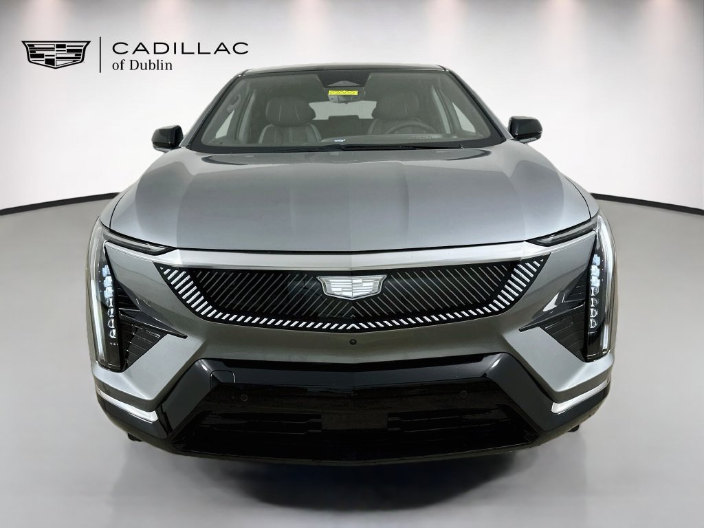 New 2027 Cadillac Optiq Luxury w/ LPO, Floor Liner Package AWD/4WD image 2