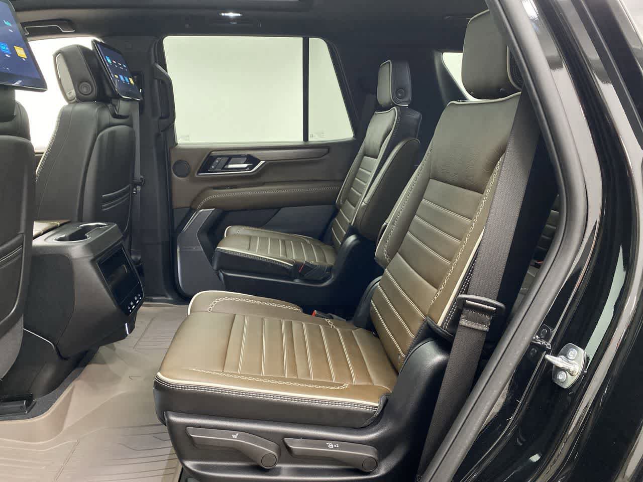 Used 2025 GMC Yukon Denali Ultimate w/ LPO, Floor Liner Package AWD/4WD image 16