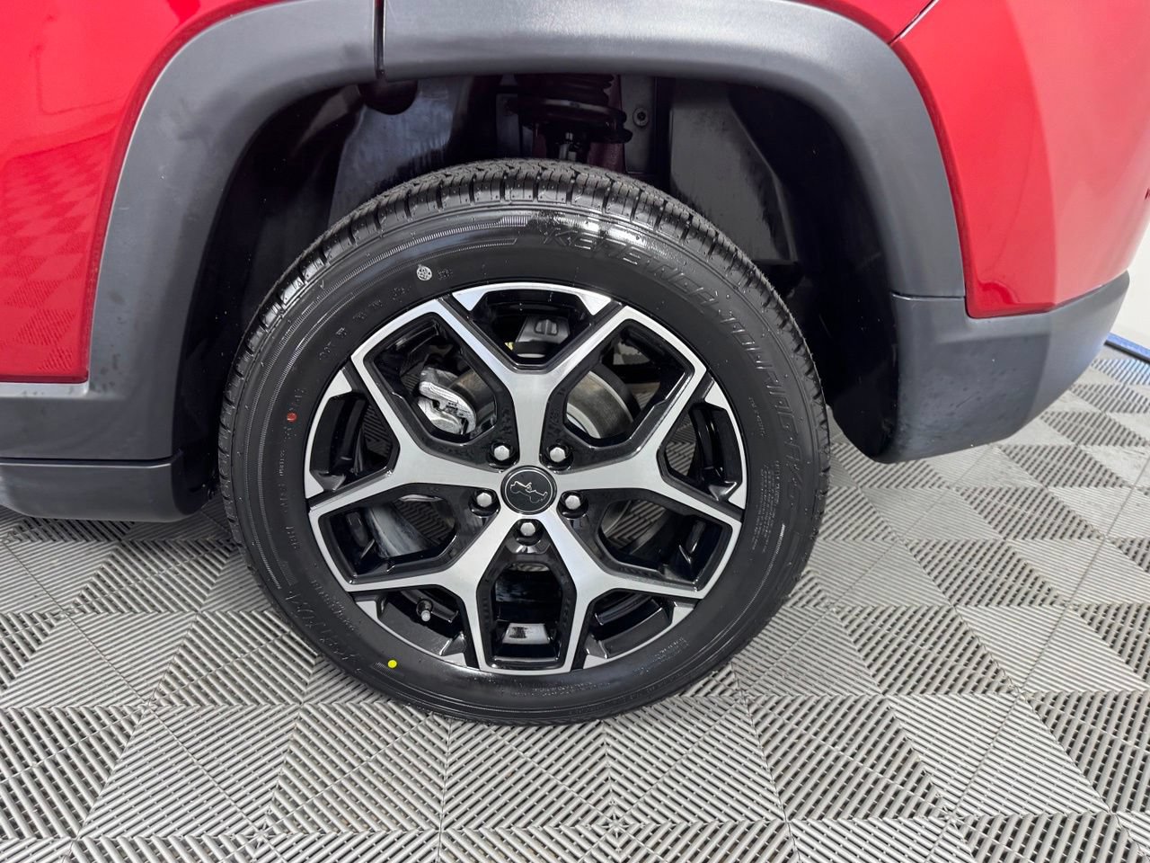 Used 2025 Jeep Compass Limited AWD/4WD image 36
