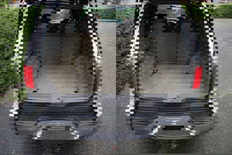 Used 2000 GMC Jimmy SLT w/ Underbody Shield Pkg image 15